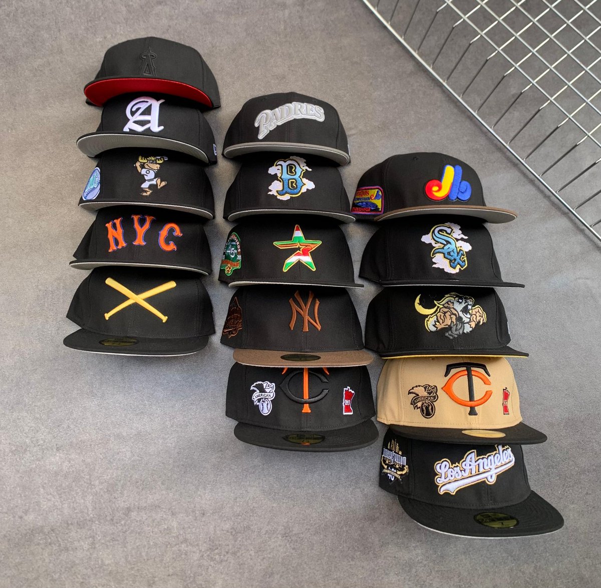 hatboxng's tweet photo. 59FIFTY FITTED HATS 🧢 

N12,000 😊 https://t.co/kJSg7n6GBB