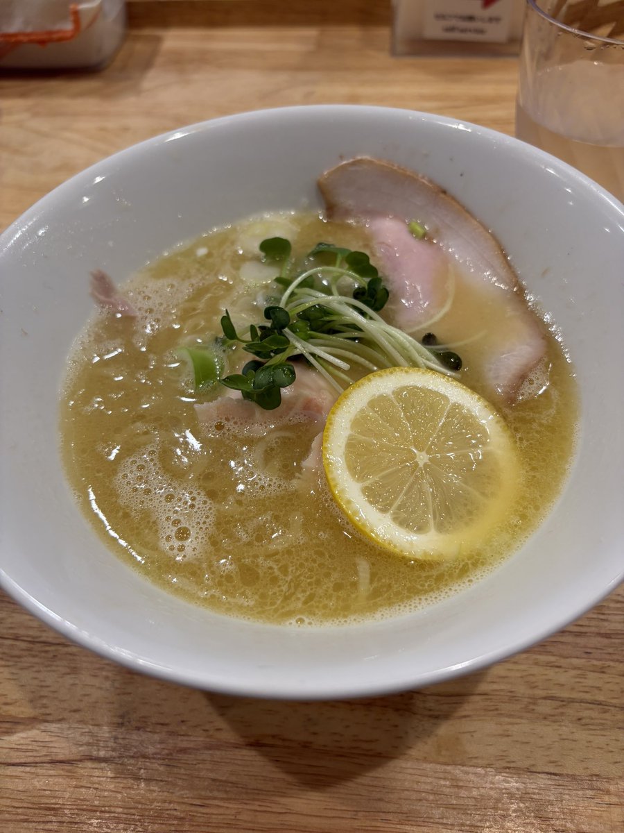 glay916's tweet photo. 福岡　やひろ屋
鶏そば https://t.co/2rb7Hpcvv7