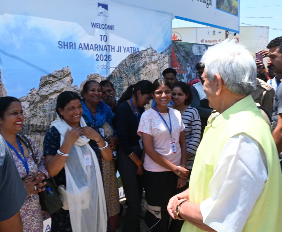KNSKashmir's tweet photo. #KNSUPDATE || I visited the Pantha Chowk Yatri Niwas and Yatra Transit Camp in Srinagar to review the arrangements made for the Shri Amarnath Ji Yatra pilgrims. I directed the officials to ensure that every devotee of Lord Shiva receives round-the-clock care. From registration to accommodation and food, no pilgrim should face any inconvenience. It must be our collective responsibility to make their stay in Jammu Kashmir divine and comfortable: LG J&K @manojsinha
@OfficeOfLGJandK @JmuKmrPolice @diprjk @srinagaradmin @SrinagarPolice