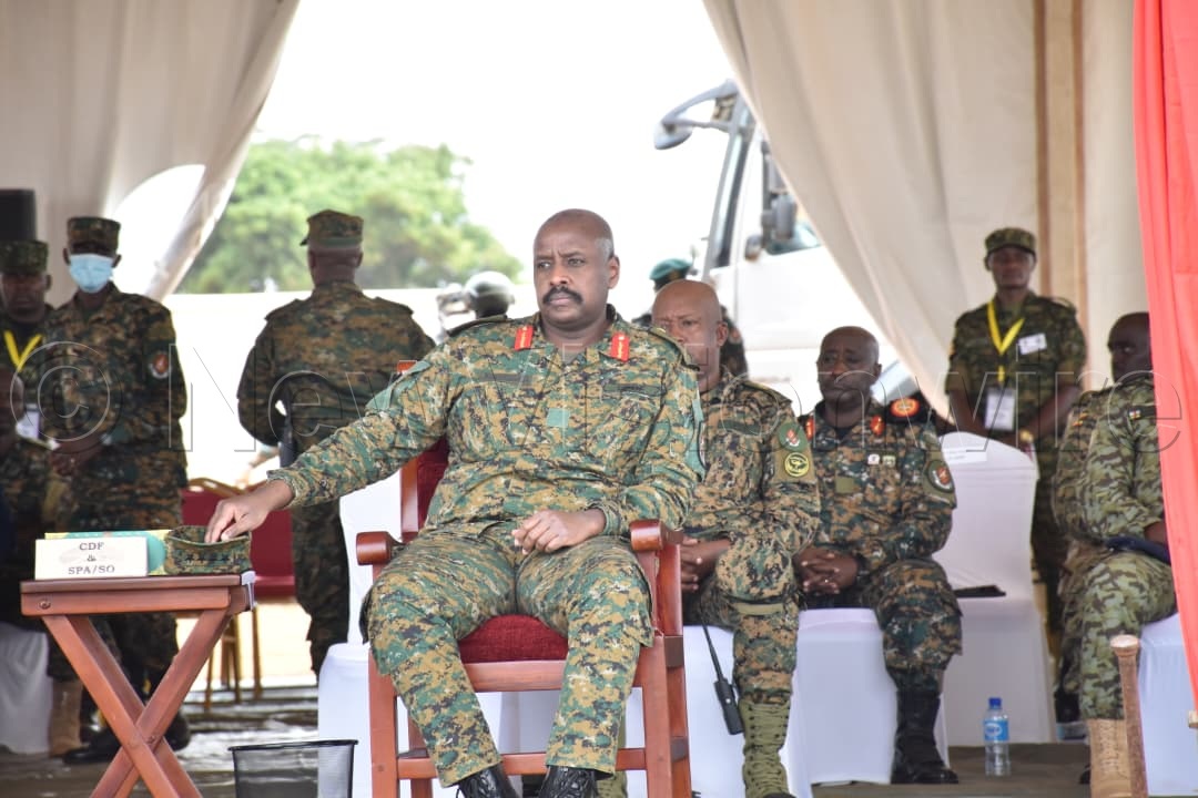 newvisionwire's tweet photo. CDF Gen. @mkainerugaba is at Kaweweta Military School, where more than 1,000 recruits are set to pass out today.

📷SimonPeterTumwine 

#VisionUpdates https://t.co/HV87vybbWD