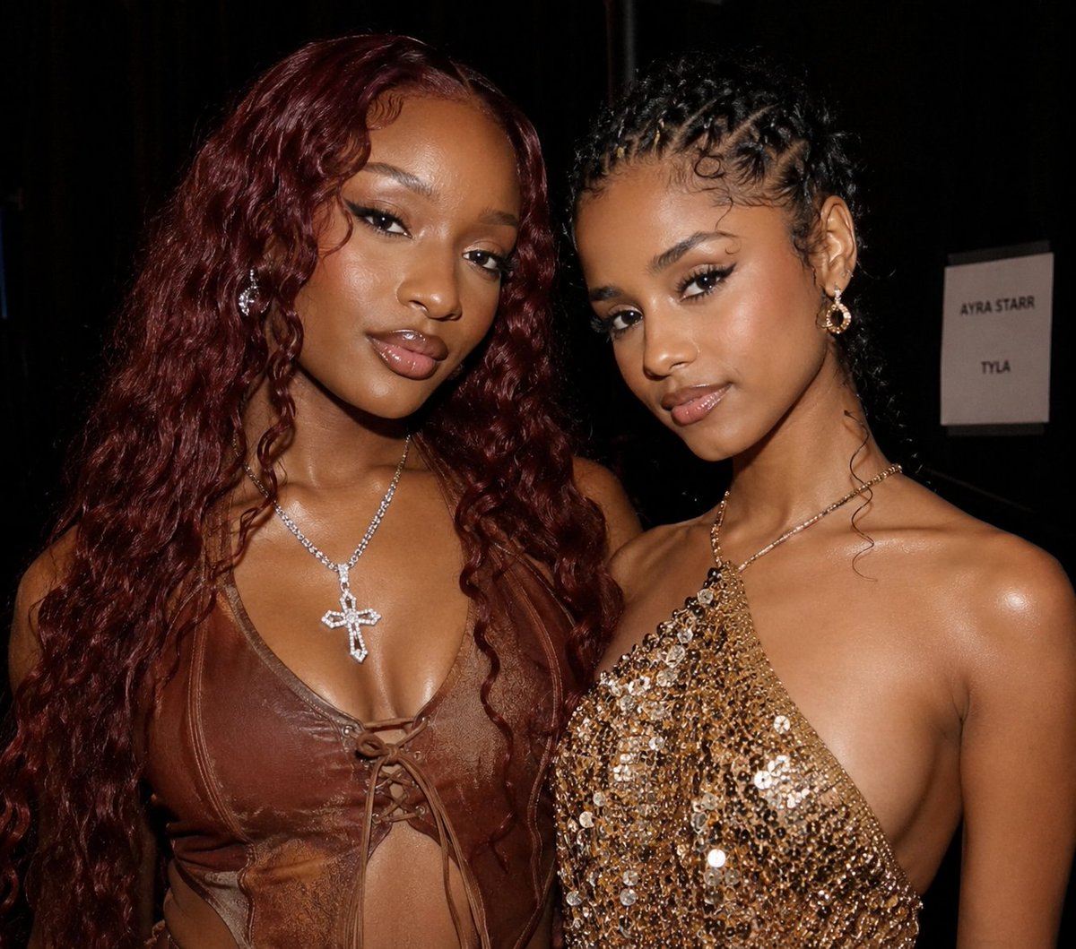millimusk1's tweet photo. Ayra star or tyla?

Choose yours. https://t.co/DlSc2CN1Hs