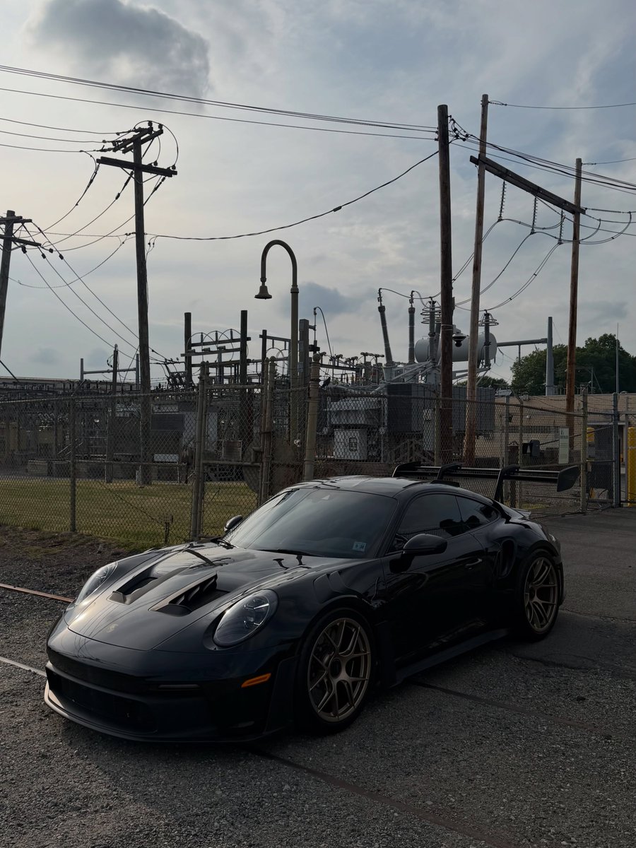 Elitecargasm's tweet photo. Porsche 992 GT3 RS 🦈 https://t.co/XQ4B3dzA6Y
