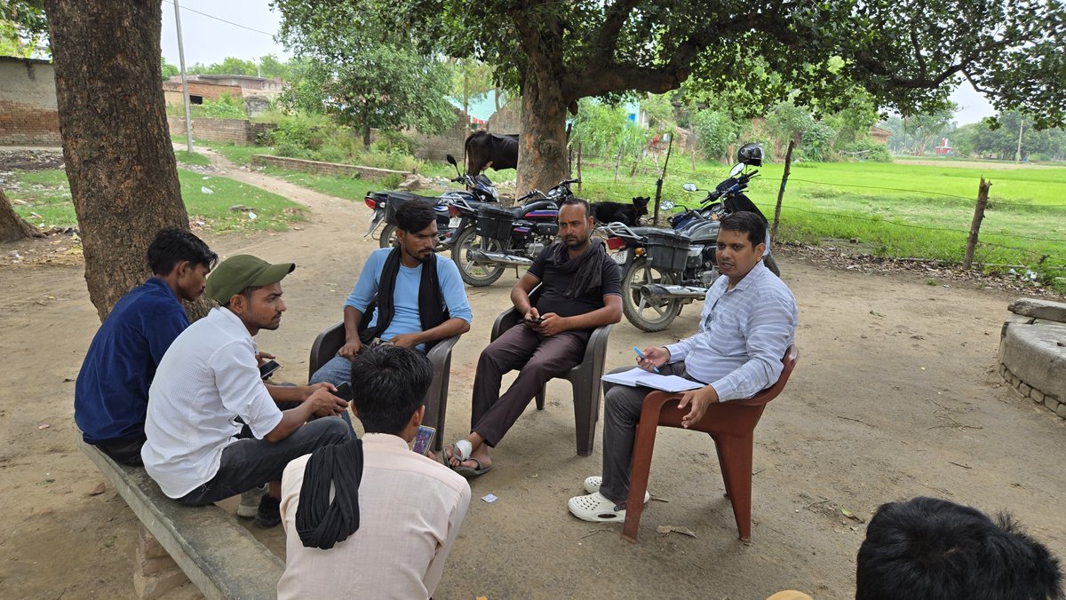 EddShrawasti's tweet photo. सबस्टेशन गिलौला कके अन्तर्गत लक्मणनगर विद्युत राजस्व वसूली करते हुए https://t.co/lgsbvV94RR