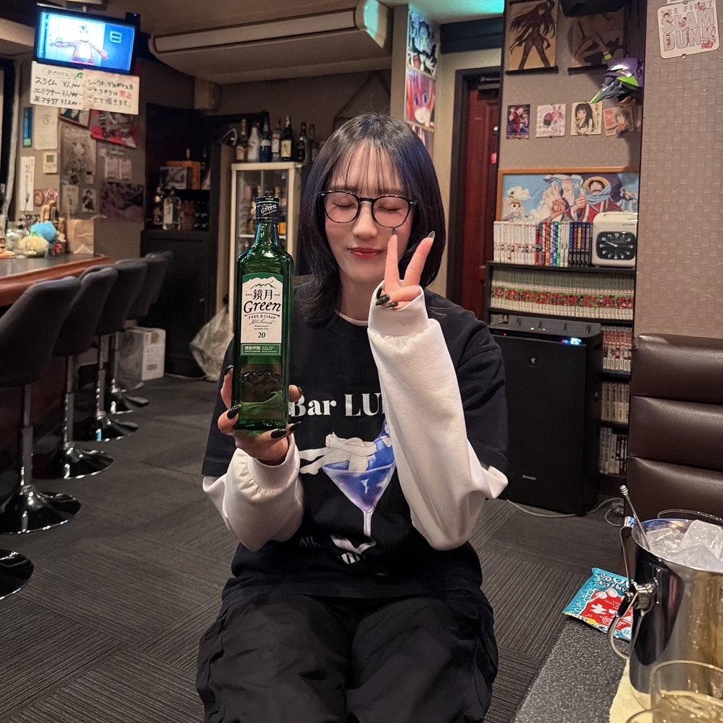 BAR_LUIDA_Nagoy's tweet photo. 木曜日🦭
20時半からオープンです-`📢⋆

はるなさん
はんな
の2人です( ˇωˇ )

そろそろ本格的に夏ですかね🏖☀️
お店涼しくしてお待ちしてますᐕ )ﾉﾞ

はんな。 https://t.co/3QG1iVYbEH