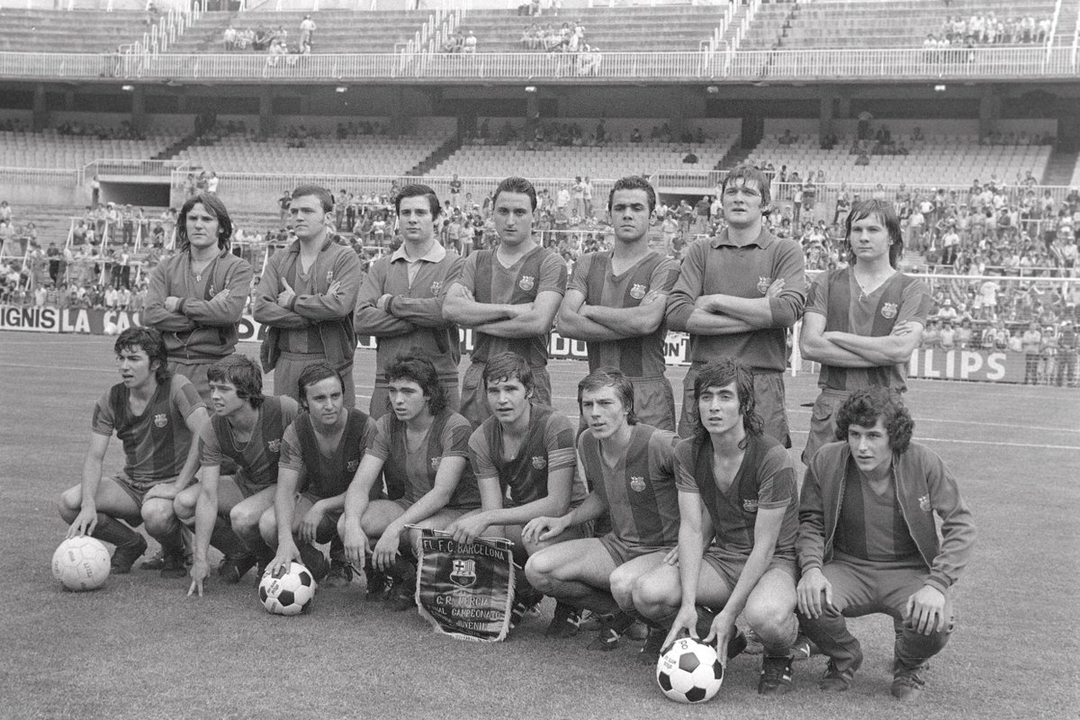 FCBjugadors's tweet photo. 🏆️ El Juvenil del FC Barcelona @FCBmasia va guanyar la Copa del Generalíssim la temporada 1975-76, la quarta consecutiva pel mític entrenador, Laureano Ruiz.

5️⃣ 0️⃣  anys després s'han reunit de nou a l'Agrupació. Enhorabona companys!

👉 https://t.co/b1d4S0J62r https://t.co/Hb5Yfj04SS