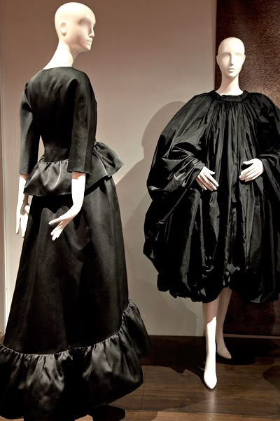 HautesDiaries's tweet photo. @itsjessyin this is very much a flashback of Cristóbal Balenciaga! the house codes were all over (for me at least..) https://t.co/jhWkinJc87