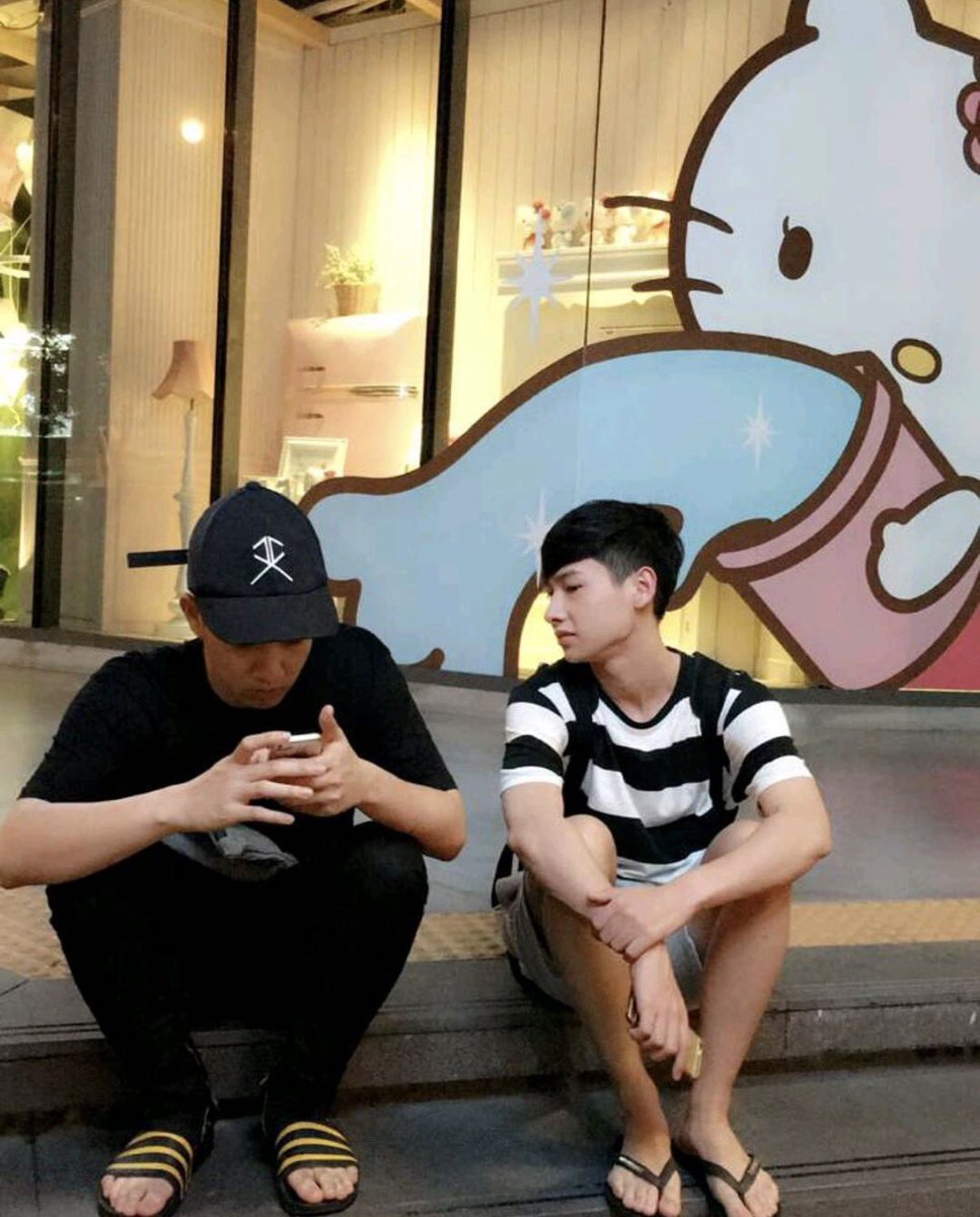 doublejxyj's tweet photo. สยามเหมือนเดิม เพิ่มเติมคือ…😳 https://t.co/qWhN3p6NGX