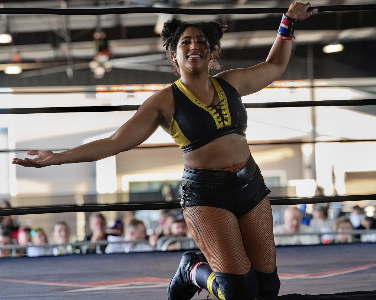 edwinc1017's tweet photo. 📸 @MartiBelle 🇩🇴 #SHINE87 #WomensWrestling https://t.co/KEJEt8Iriq