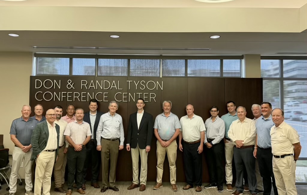 SenTomCotton's tweet photo. Independent Insurance Agents of Arkansas ensures Arkansans are provided the best coverage and price to fit their needs. 

Enjoyed our lunch in Little Rock. https://t.co/p9ZwIt83cn