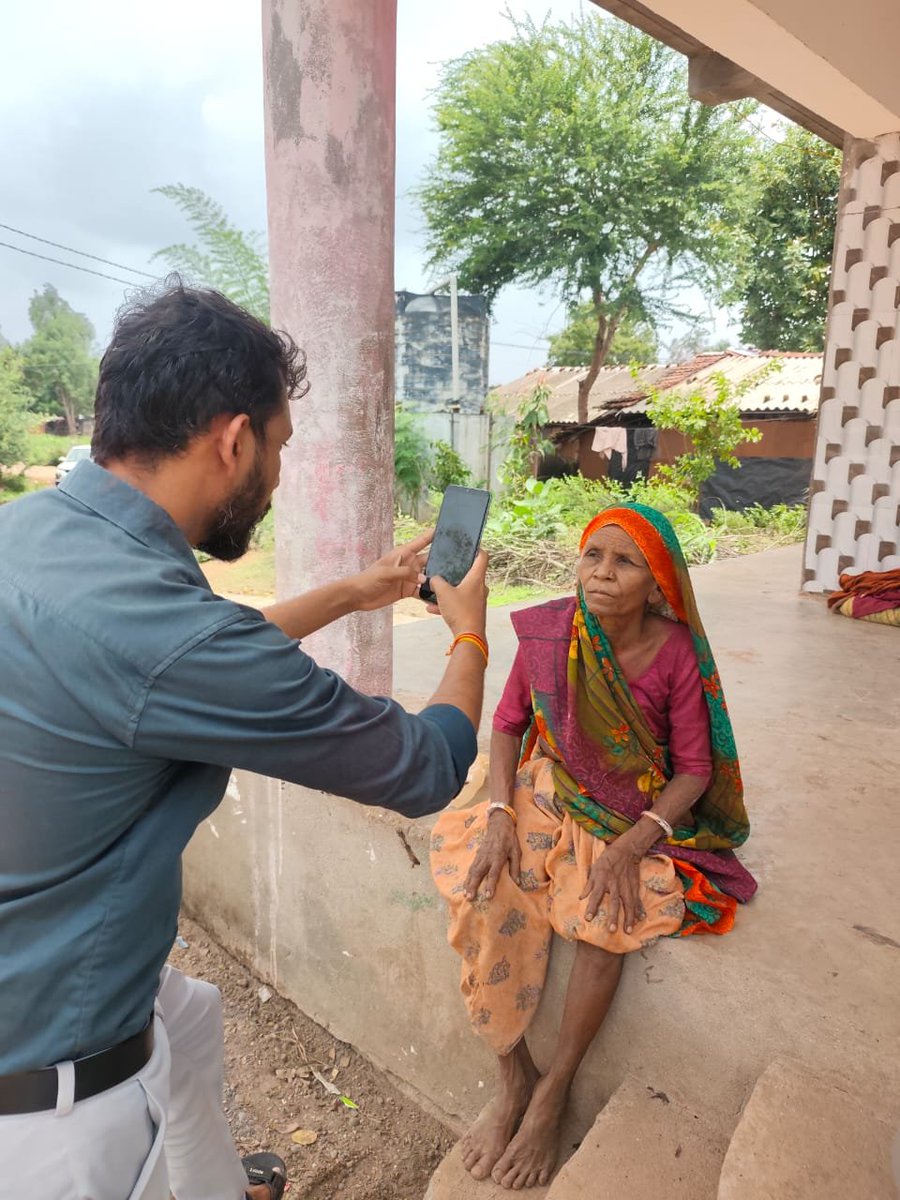 thonetrang77417's tweet photo. 🏥🇮🇳
#NETRANGBLOCK 
#HEALTHTEAM 
#HOUSETOHOUSEVISIT 
#HEALTHFORALL
#VILLAGERS 
#CARE #PROTECT #DEASES 
#NVBDCP #PHCKHARETHA #PHCCHASVAD https://t.co/LG2zqQiqKw