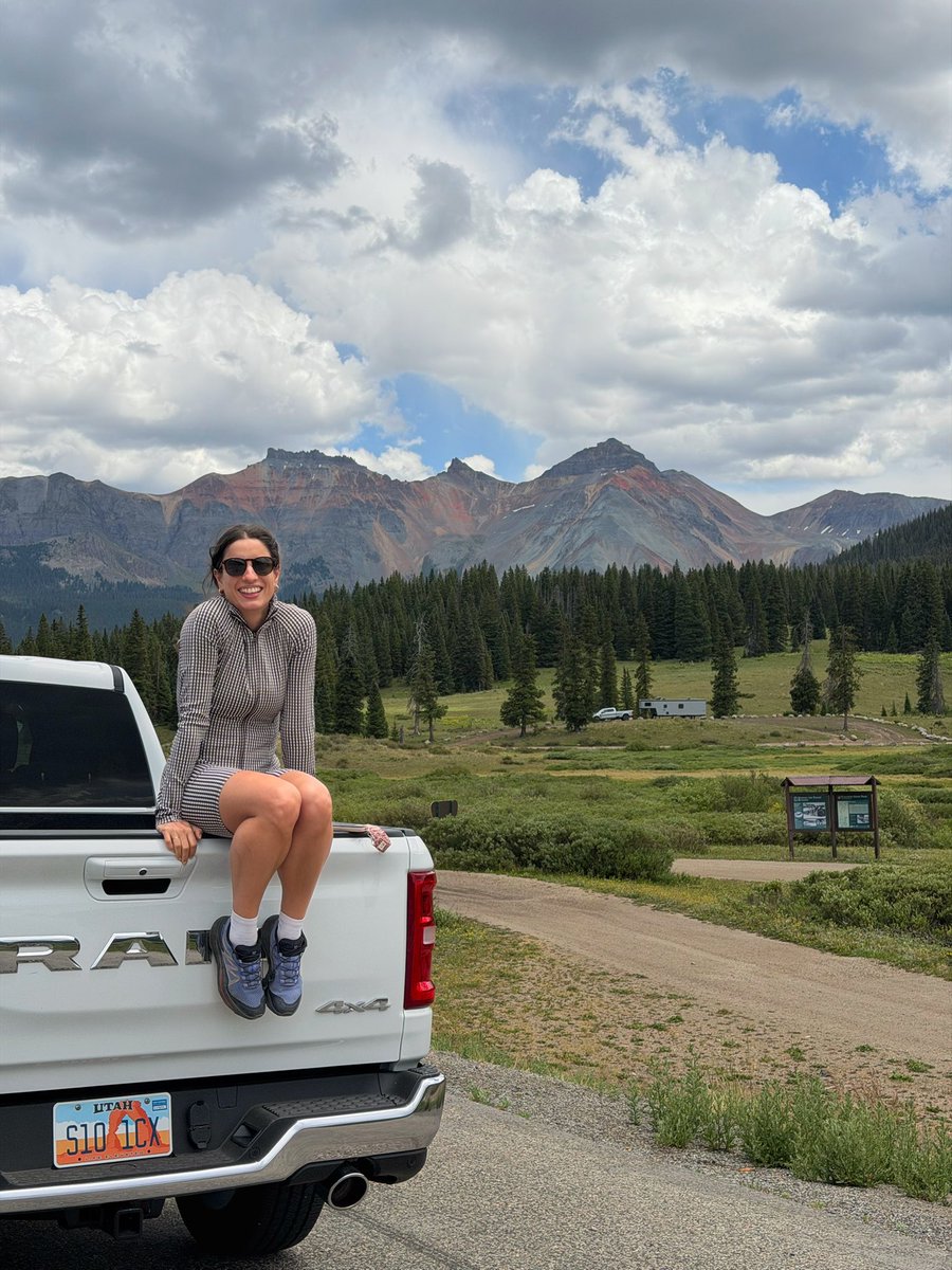 vero1014's tweet photo. Colorado y mucho muuuucho coche https://t.co/bPtBs2fxyZ
