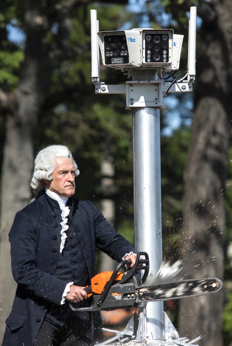 realBHill's tweet photo. @mattvanswol @TFL1728 I think I saw a guy that looked like Thomas Jefferson doing something. https://t.co/gUQDBSuntG