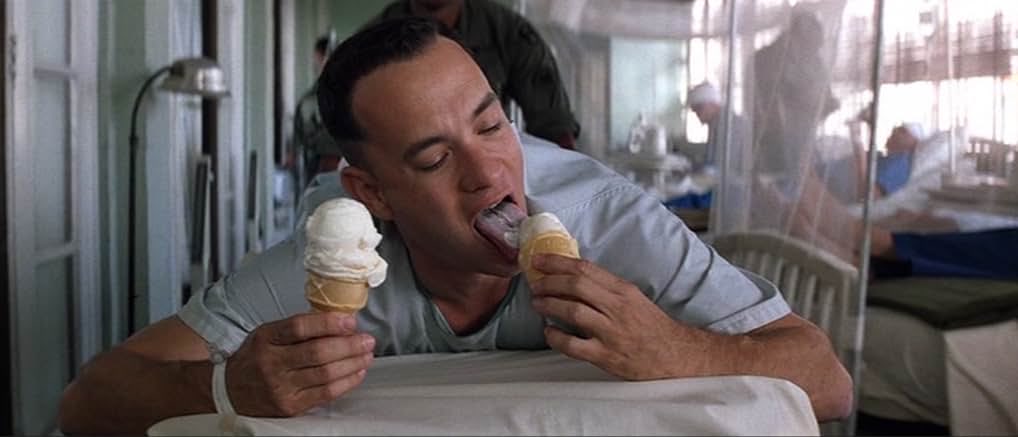 marincine's tweet photo. Con una de las trayectorias más destacadas del cine contemporáneo, caracterizada por la versatilidad y el talento, Tom Hanks cumple hoy 70 años; su constancia de calidad a lo largo de 46 años es admirable con filmes como Quisiera ser Grande, Filadelfia, Forrest Gump, Apolo 13, Rescatando al Soldado Ryan, Milagros Inesperados (The Green Mile), Naúfrago, Atrápame si Puedes, Capitán Phillips, Puente de Espías, Sully, The Post. Ahora está interpretando a Abraham Lincoln en una película con elementos sobrenaturales, en filmación.