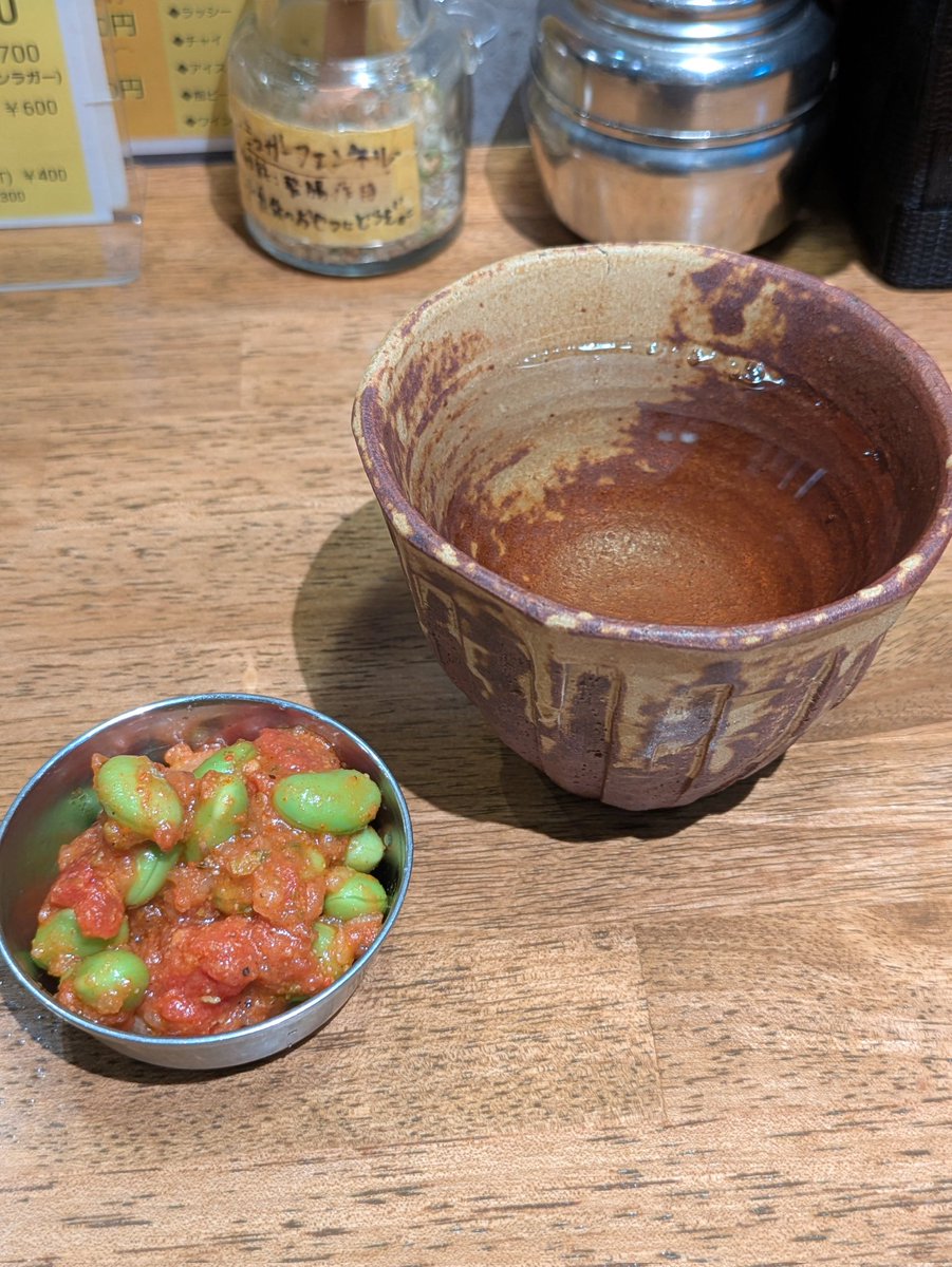 _be_sheep_'s tweet photo. 7/9
魯珈

1枚目は枝豆サルサアチャールと白いの
2枚目はぷちカレー全種
アチャールと白の相性がよい
相乗効果でよりサッパリする
どっちもお代わりしちゃった
勿論タコスキーマにはサルサがベストマッチ
持ち帰って追いライムが良さそうだと思った
トルティーヤに乗せてタコスにしても良さげ https://t.co/Ot1VWX22MT