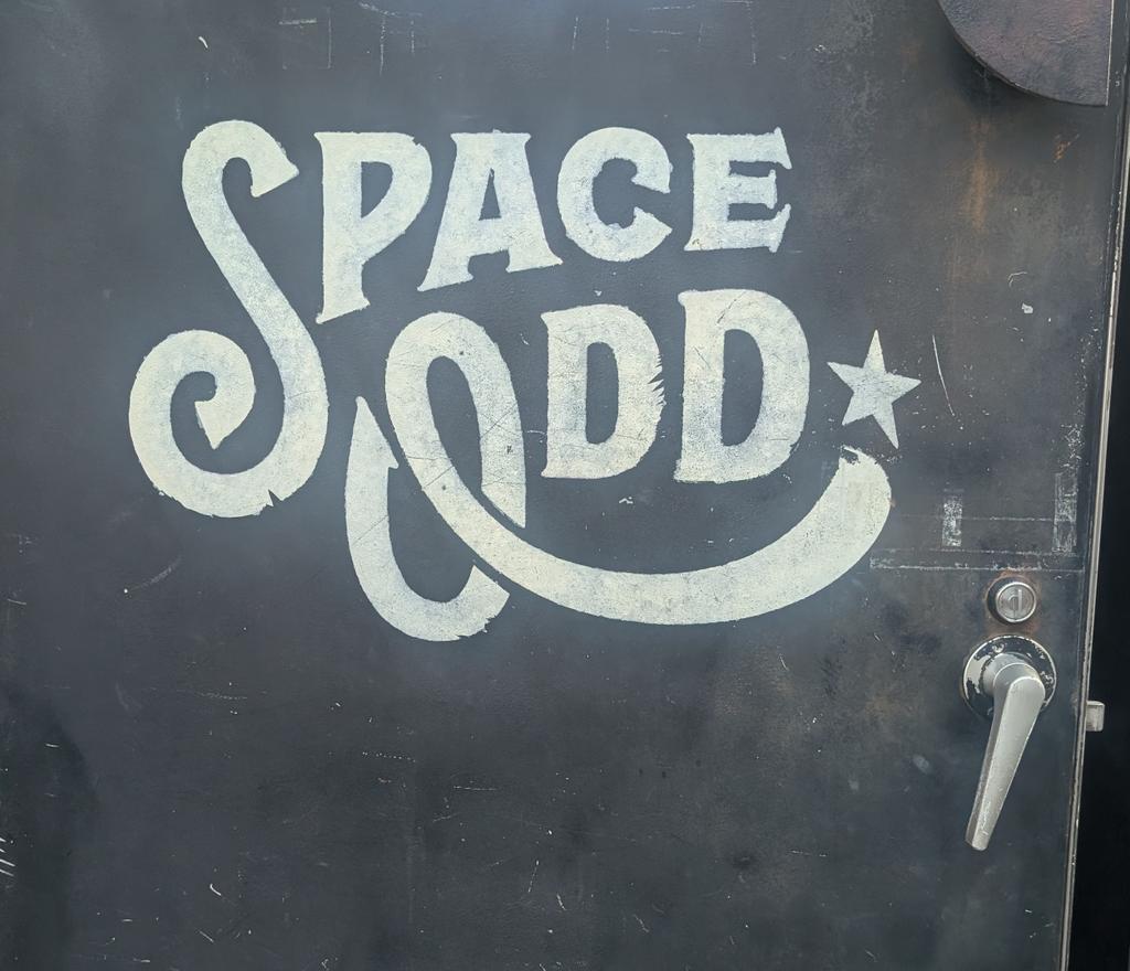 mar_dism's tweet photo. "Noisy!! "@代官山SPACE ODD
三者三様ライブ！
いやー楽しませてもらった🕺✨
ファンのノリ方もそれぞれでおもしろかったー
MCもみんな独特(?)で、良いね！

３バンド共、お声がとても素敵で好きなグルーヴ醸してて大満足！！！

#xanadoo
#キサナドゥ
#theengy
#えんぎー
#Enfants
#アンファン https://t.co/7pMcnIrQCe