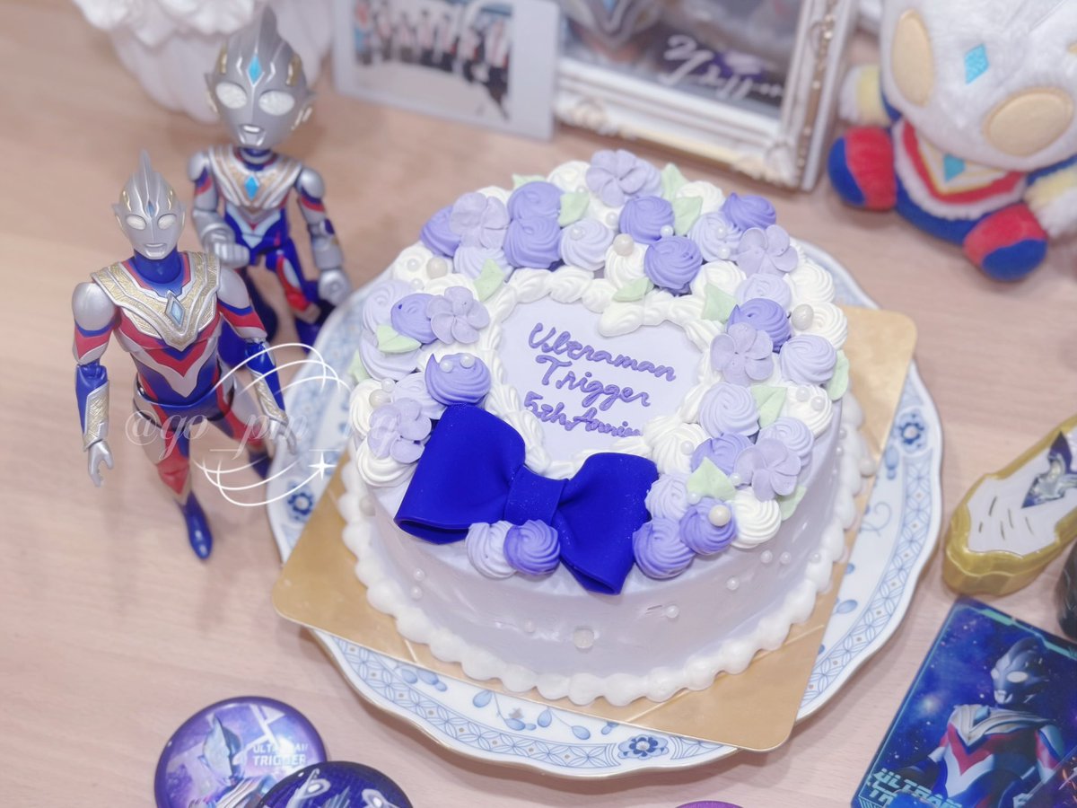 go_pm_trg's tweet photo. #ウルトラマントリガー5周年
#ウルトラマントリガー

あっという間の5年…( ･-･̥ )💜❤️
光も闇もあるトリガーに何度も救われて、楽しい時も辛い時もトリガーに支えられています😭

これから先もトリガーは勿論、作品に携わった人やトリガーが大好きな人たちがスマイルの花を咲かせられますように💐 https://t.co/m8g3VmcKE9