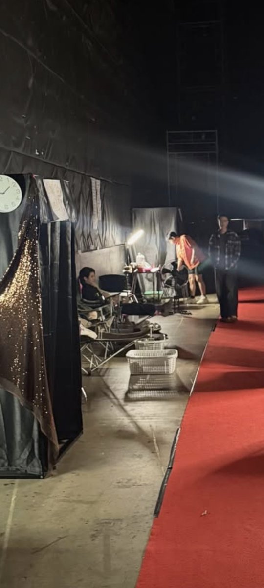 GoldGlassesPloy's tweet photo. เจอมุอ้วรเอนหลังในไอจีพี่บอย https://t.co/ixB4Pn34Kj