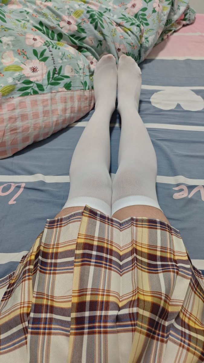 Huxin6589's tweet photo. 男娘，求投喂玩具，女装，丝袜，内裤，可接寄拍反照片，可1 v 1视频 https://t.co/Xe1E1ChAYq