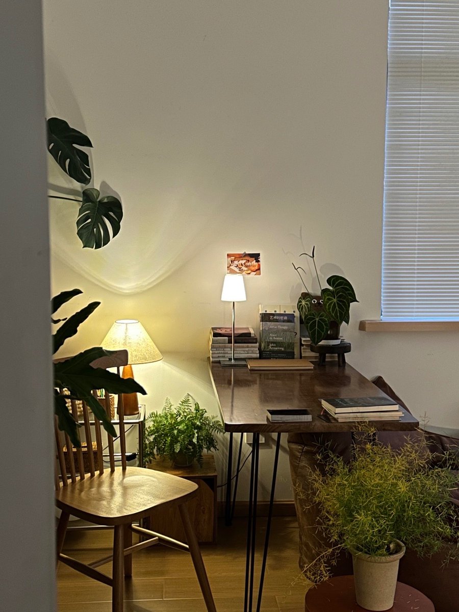 sekarwangikuu's tweet photo. Took the advice! This small room setup is just amazing! ✨ https://t.co/k0jfUsFC4c