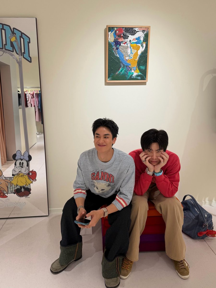 amw_Film's tweet photo. One day with อตก. น่ารักทั้งวันเลยอะวันนี้🥹🧸❤️🩶

@AtthaphanP 
#GunAtthaphan #กันอรรถพันธ์ https://t.co/YSMa7ldgrO