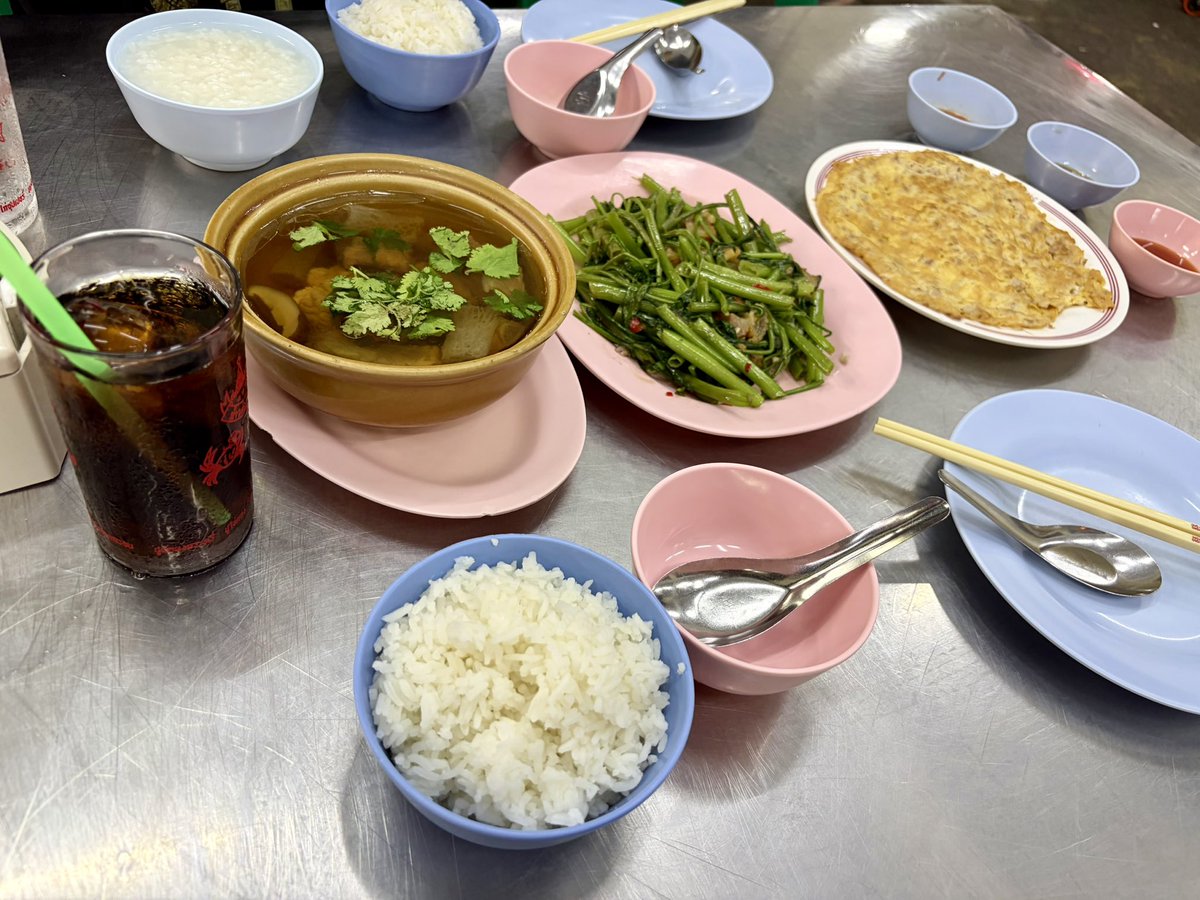 vrc_iw's tweet photo. In Bangkok!
バンコクでオフ会！🇹🇭
Oxideさん会えました！美味しいお店に連れてってありがとう！ https://t.co/z9jb49O9M3