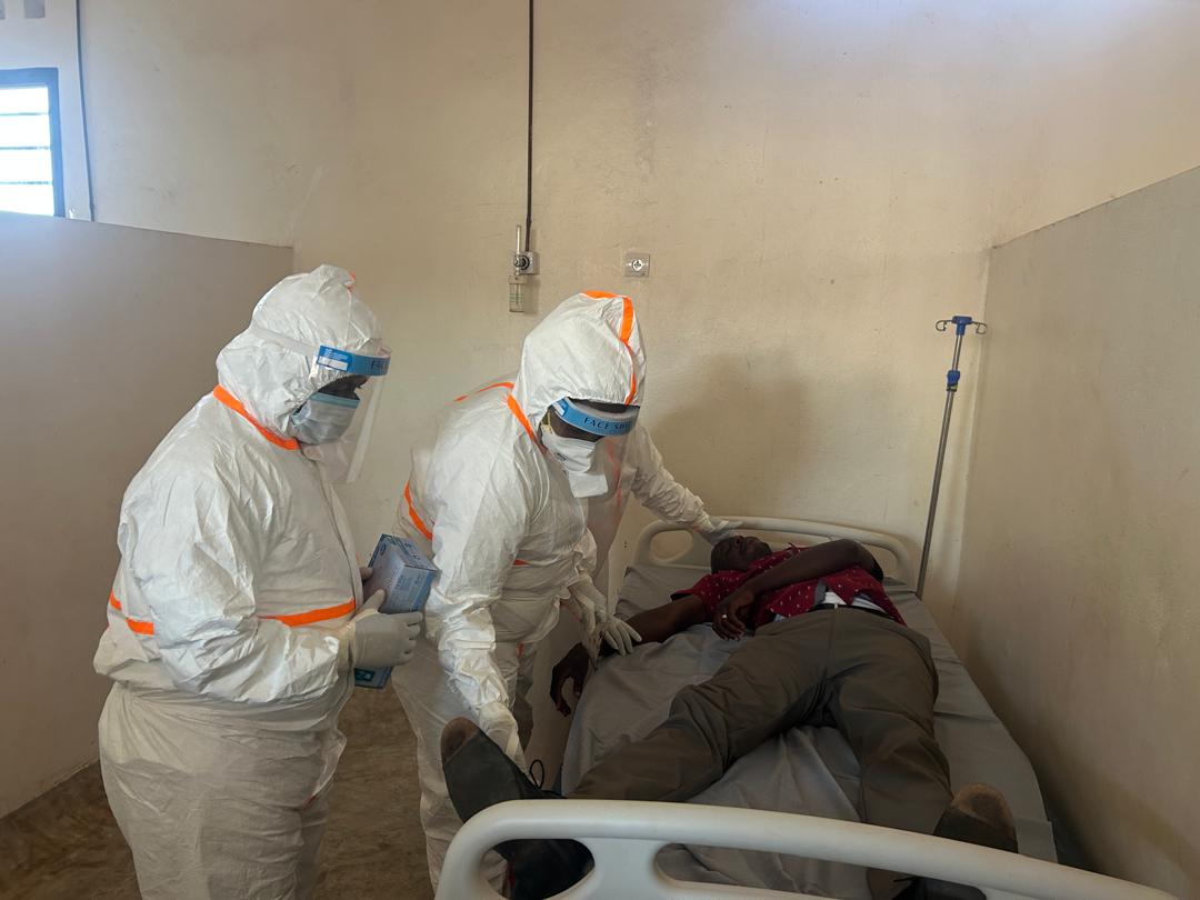 UNICEF_Burundi's tweet photo. 🇧🇮 tested its readiness for an #Ebola outbreak through a SIMEX exercise with @UNICEF, @WhoBurundi #COUSP, putting children's right to survival, protection &amp; care first, even in crisis. ~50 health workers mobilized. Thanks to @MastercardFdn  &amp; @WorldBankGroup https://t.co/WFaMWSUE3j
