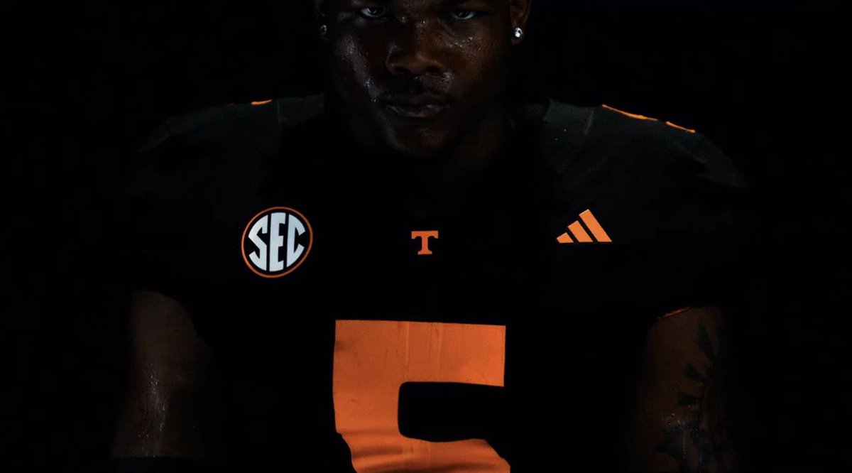 FOXSportsKnox's tweet photo. DARK MODE /// 🍊

via: @Vol_Football https://t.co/DeJJy1MFCa