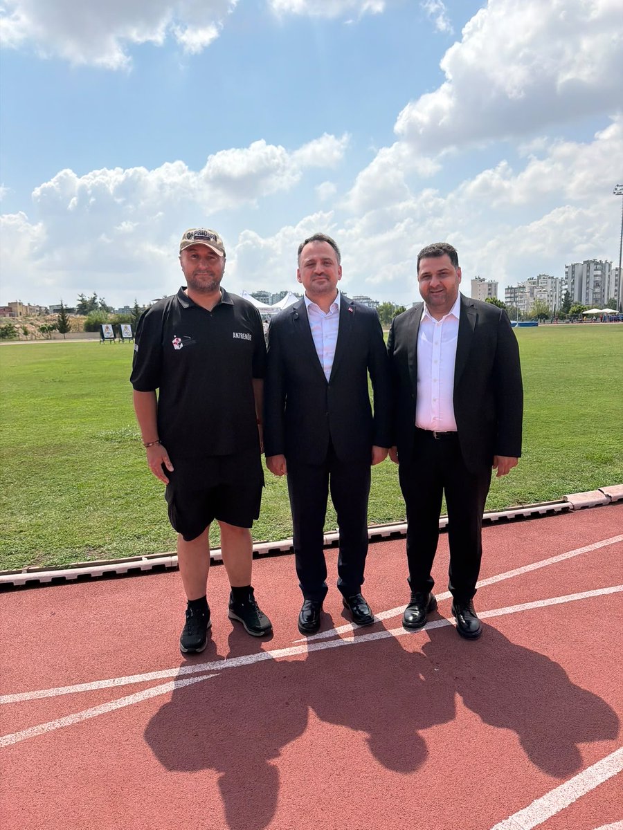 AvEmrahSancar's tweet photo. Bir dizi program kapsamında Adana’mızı ziyaret eden Gençlik ve Spor Bakan Yardımcımız Sayın Enes Eminoğlu ile gün boyunca çeşitli programlarda bir araya gelme fırsatı bulduk.

Kendisinin Türkiye Gençlik Vakfı Genel Başkanlığı görevini yürüttüğü dönemde TÜGVA Adana İl Başkanı olarak birlikte hizmet etme imkânı bulmuştuk. Bugün ise aynı dava ve aynı ideal doğrultusunda yeniden bir arada olmak bizler için ayrıca anlamlıydı.

Gün içerisinde TÜGVA’nın okul ziyaretlerine katıldık, Adana Valimiz Sayın Mustafa Yavuz’u ziyaret ederek gençliğe yönelik çalışmalar üzerine verimli istişarelerde bulunduk.

Gençliğe yapılan her yatırımın, Türkiye’nin yarınlarına yapılan yatırım olduğuna inanıyor; nazik ziyaretleri ve kıymetli sohbetleri için Sayın Bakan Yardımcımıza teşekkür ediyorum.

@eminogluenes
@valiyavuz 
@mcihatunsal
@AtaAkgn6
@ErhanUzman 
@TCAdanaValiligi

#Adana #TÜGVA #Gençlik #TürkiyeYüzyılı #EnesEminoğlu