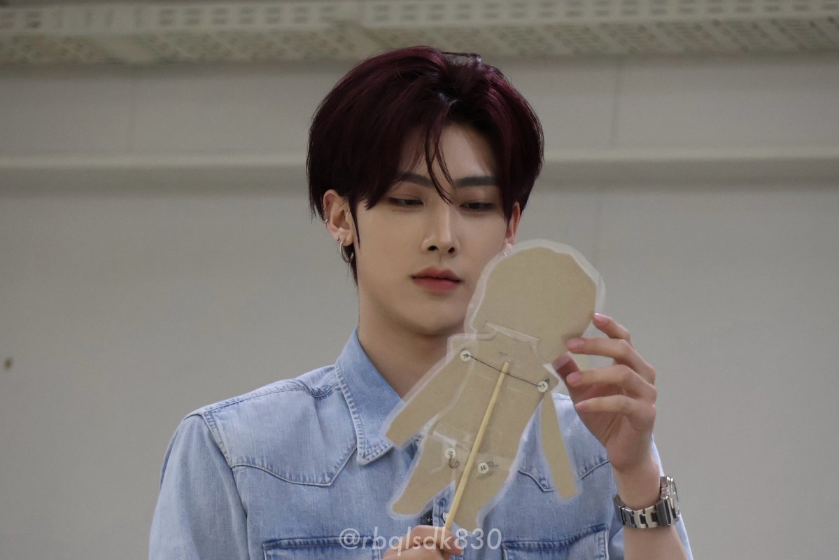 rbqlsdk830's tweet photo. 260709 팬싸

#RICKY #리키 #リッキー #沈泉锐
#ZHANGHAO #장하오 #ジャンハオ #章昊
#AND2BLE #앤더블 https://t.co/OCT87nqBOt