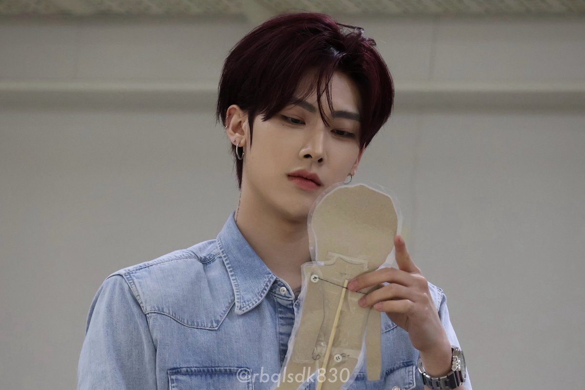 rbqlsdk830's tweet photo. 260709 팬싸

#RICKY #리키 #リッキー #沈泉锐
#ZHANGHAO #장하오 #ジャンハオ #章昊
#AND2BLE #앤더블 https://t.co/OCT87nqBOt