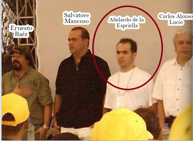 MHMora3's tweet photo. Quién iba a creer Q este hombrecitø iba a ser multimillonariø y presidente de 🇨🇴 👇 @ABDELAESPRIELLA https://t.co/t1YM04VACb