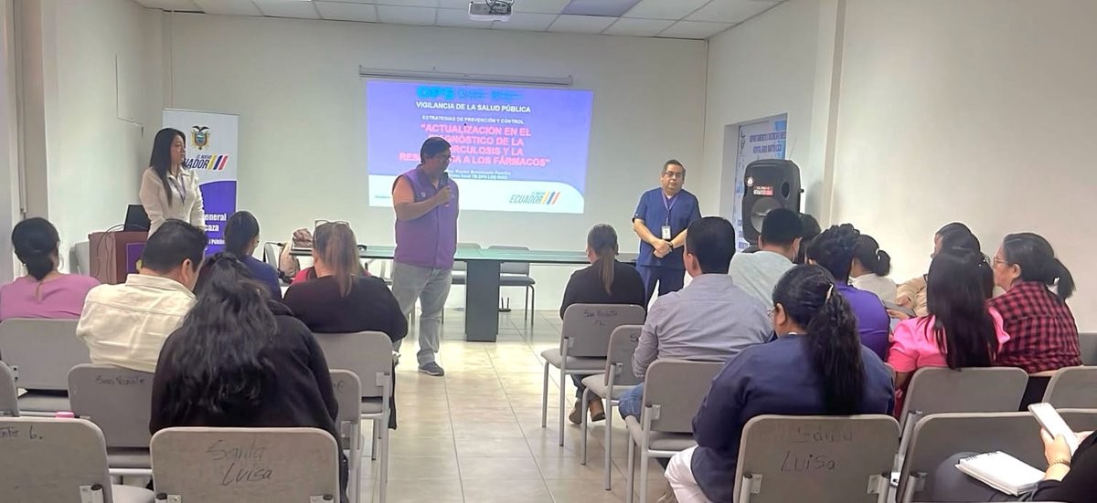DPS_LosRios's tweet photo. #Babahoyo | Epidemiólogos, estrategas y líderes de laboratorio de @Salud_Ec en #LosRíos, actualizan conocimientos sobre diagnóstico temprano y tratamientos de tuberculosis y VIH, con énfasis en uso de nuevas tecnologías y mecanismos de sensibilización para disminuir estigmas. https://t.co/WRXbMdCYwL