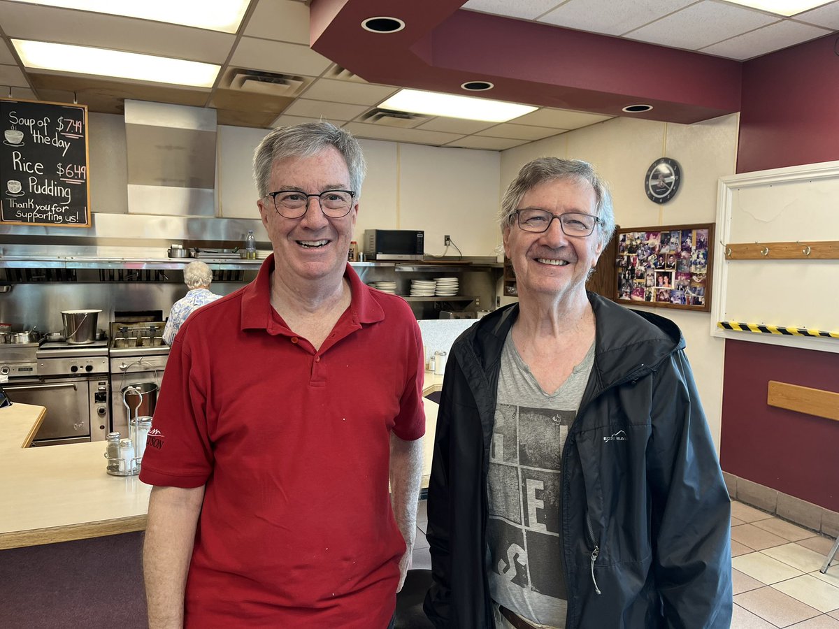 JimWatsonOttawa's tweet photo. Met my doppelgänger  at Ralph and sons during breakfast today! Thanks for stopping by our table ! https://t.co/7UoqG5eocX