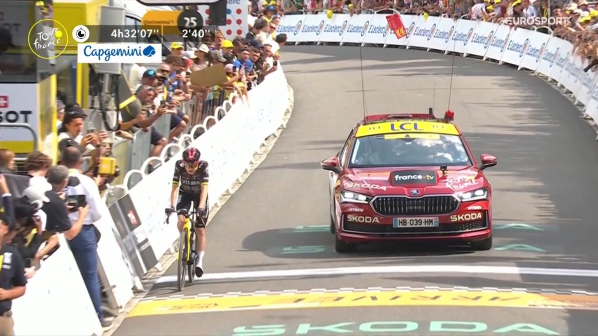 faustocoppi60's tweet photo. Jonas Vingegaard finishes as feared, more than 2 minutes behind Pogacar. Hats off for not giving up, impressive that he managed to stay away from the chasers. 🎩 Still the 2nd best Grand Tour rider in the world.
#TDF2026 https://t.co/aeaTi1QQpE