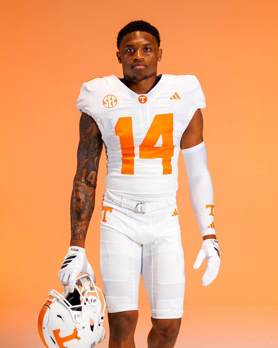 jordanmoore_21's tweet photo. ADIDAS absolutely crushed it with Tennessee’s football uniforms!! 🔥🔥🔥 https://t.co/v5KS0ZQjoE