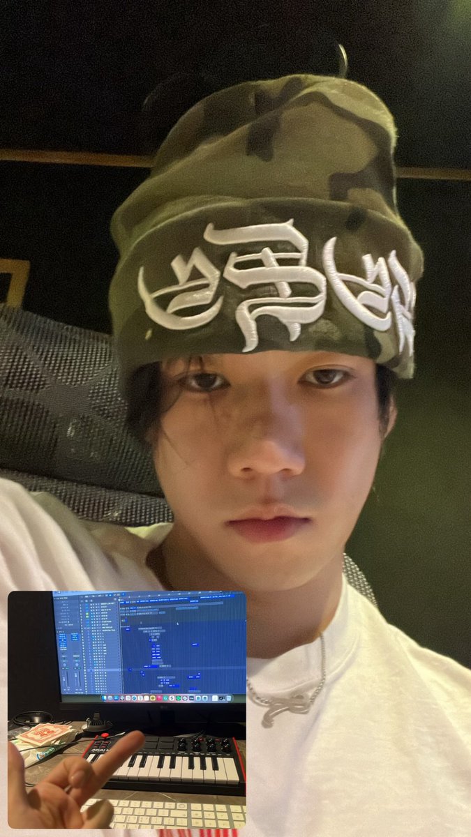242_dif's tweet photo. 원준님이 꽤나 괴롭혔나보다… https://t.co/HnsxFodRNt