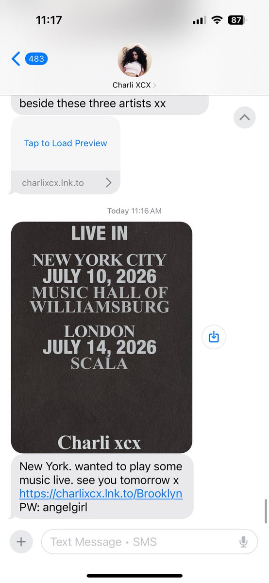 chimpyshrimp's tweet photo. @charli_xcx is for girls who are always on their phone bc why was I literally already checking out within 4 seconds of receiving this text https://t.co/a6KdfueD4k