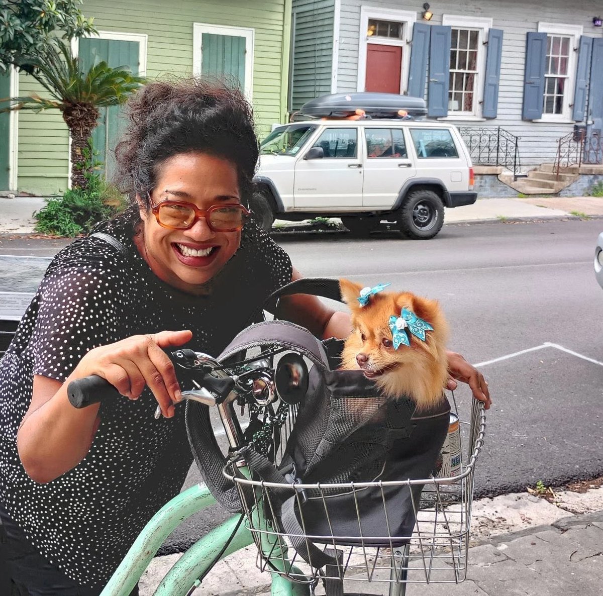 ThreeMusesNola's tweet photo. Dress it up with a bow and join us for #livelocalmusic with Rosalynn De Roos at 8pm tonight (7/9)!
🎀#frenchmenstreet #threemusesnola https://t.co/qet6SJKjtl
