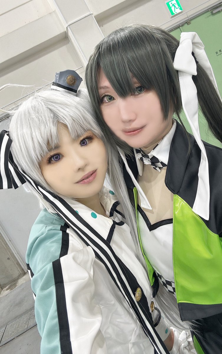 prcisfly's tweet photo. ※コスプレ
神戸FDで超絶久しぶりに依知ちゃんに会えたよ💖
いつもTwitterで艦娘ちゃんや衣装作りを見てたから、何年ぶりかは忘れていたよ
相変わらず美人だし衣装が本当に見事👏✨

瑞鶴：@ichi_ichinose 
秋津洲：@prcisfly 
#フリートドック改  #しずなコス  #cosplay https://t.co/GnL72S4jvc
