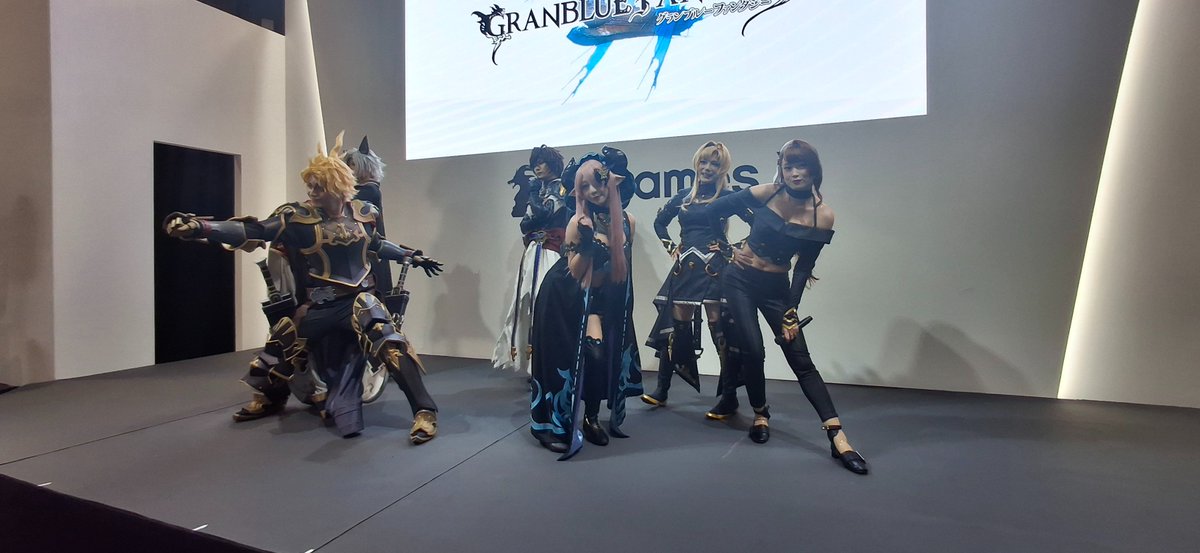 _BlueLux's tweet photo. https://t.co/EPyc0p6Jx3