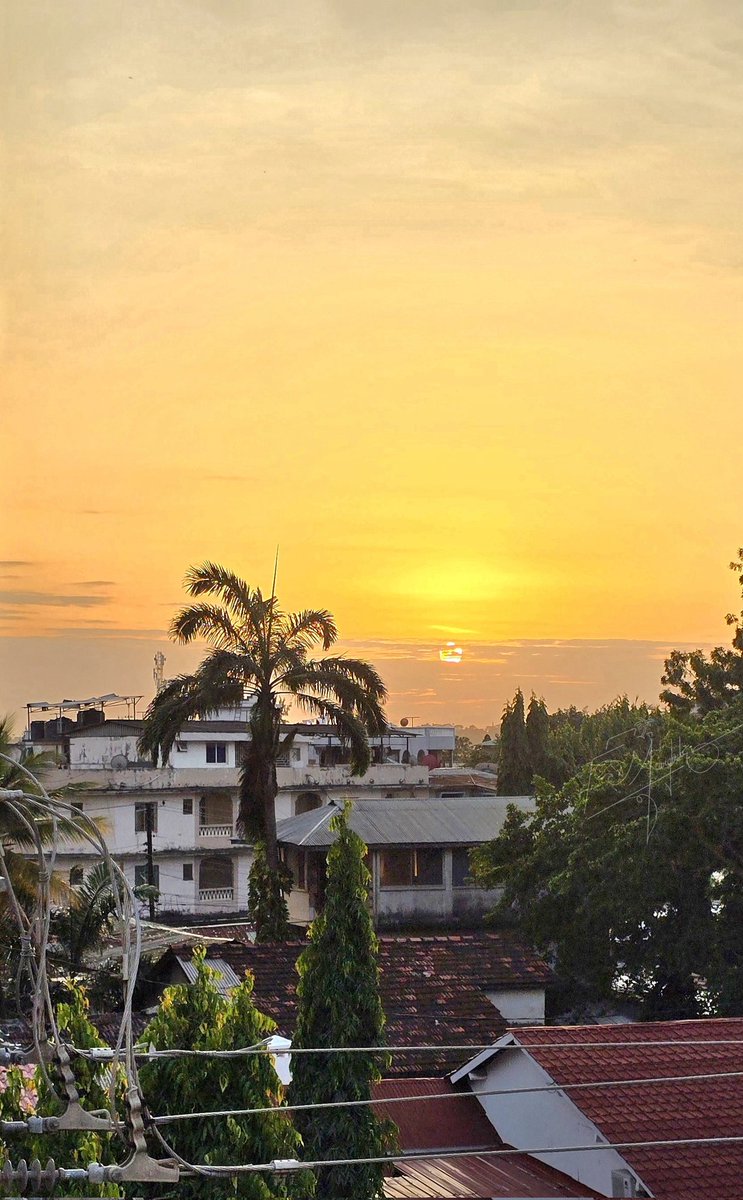 sheikhmargub's tweet photo. Been a while since I shared a sunset. Here's today's view from Mombasa.
Good evening!🌅📸 https://t.co/Yq80ewOCWJ