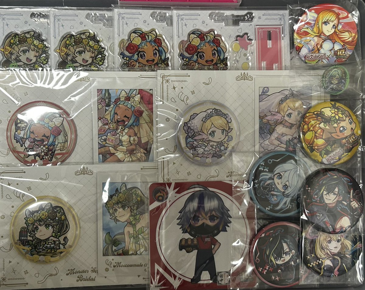 chia0_a's tweet photo. 譲：画像1〜3枚目
求：画像4枚目キャラ達のグッズ 

モンドリ両日参加で、現地交換お願いします！
色々動き回ってるので交換で私のいるとこ来てもらえると助かります…😭

マゴスチーネ進化の超巨大ガチャのアクスタ探してます😭 
 #モンドリ  #モンスト https://t.co/W3q0toPseu
