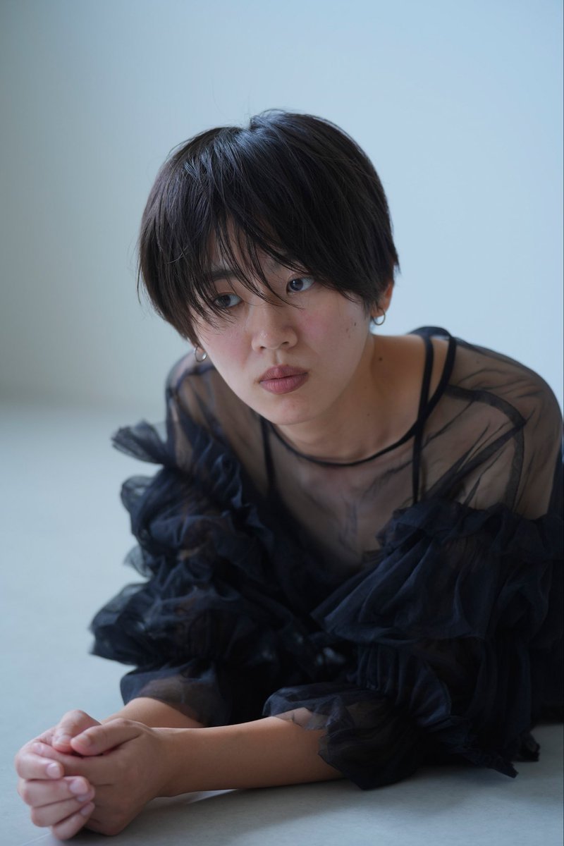 haruka_listen's tweet photo. \ New visual /

13年間、シンガーソングライターとして曲を書き、歌ってきました。
この数ヶ月で、身体表現や映像表現とも出会い、自分の表現はもう少し広く、深くしていける気がしています。

音楽を軸に、身体や映像も含めた表現を少しずつ形にしていきます。

#newvisual #artist #artistportrait https://t.co/RKCNukTkZ8
