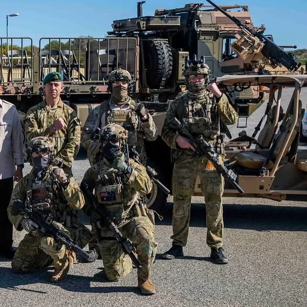 WarFlash_2630's tweet photo. 🇦🇺The SASR is Australia’s elite special forces unit, specializing in reconnaissance, counter-terrorism, and high-risk military operations. https://t.co/eXGCygCzIn