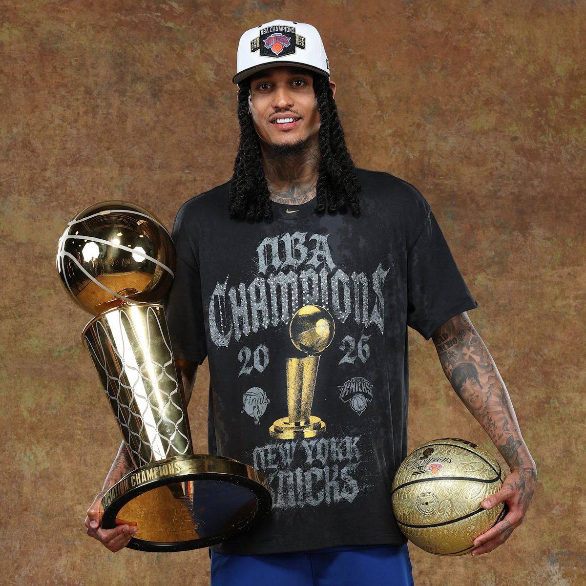 ClutchPoints's tweet photo. Jordan Clarkson will re-sign with the Knicks, per @SbondyNBA. https://t.co/C0pmCqGcCR