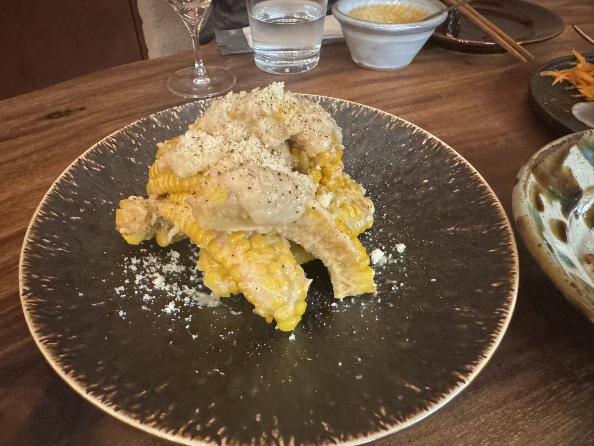 fukutan25's tweet photo. 今日はトレランの旧友の素敵女子などと会食、国内トップレベルの彼女は300kmとか意味不明な海外レースに挑む変わらない変態でした。無事に帰って来て、また珍道中を聞かせて欲しいと思う遅くまで飲み過ぎのダメ人間な夜です https://t.co/beIjMPfEDn