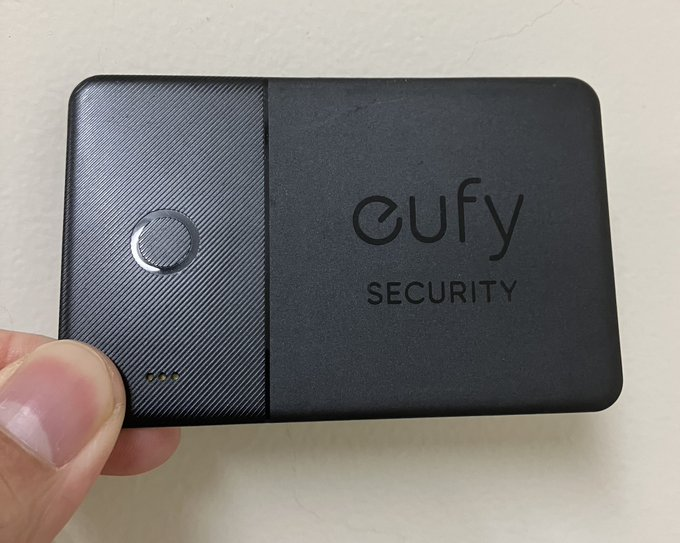 chukenDr's tweet photo. Ankerのカード型紛失防止トラッカー買うのよ…名刺サイズで財布に入る大きさなので、財布に差し込んどくだけで、財布をなくしてもiPhoneの「さがす」で一発で財布がどこにあるか地図で特定でき、音も遠隔で鳴らせるから、財布なくしてもすぐ見つけられる。これが今セール40%offで2390円よ… https://t.co/cCChWo6uIK