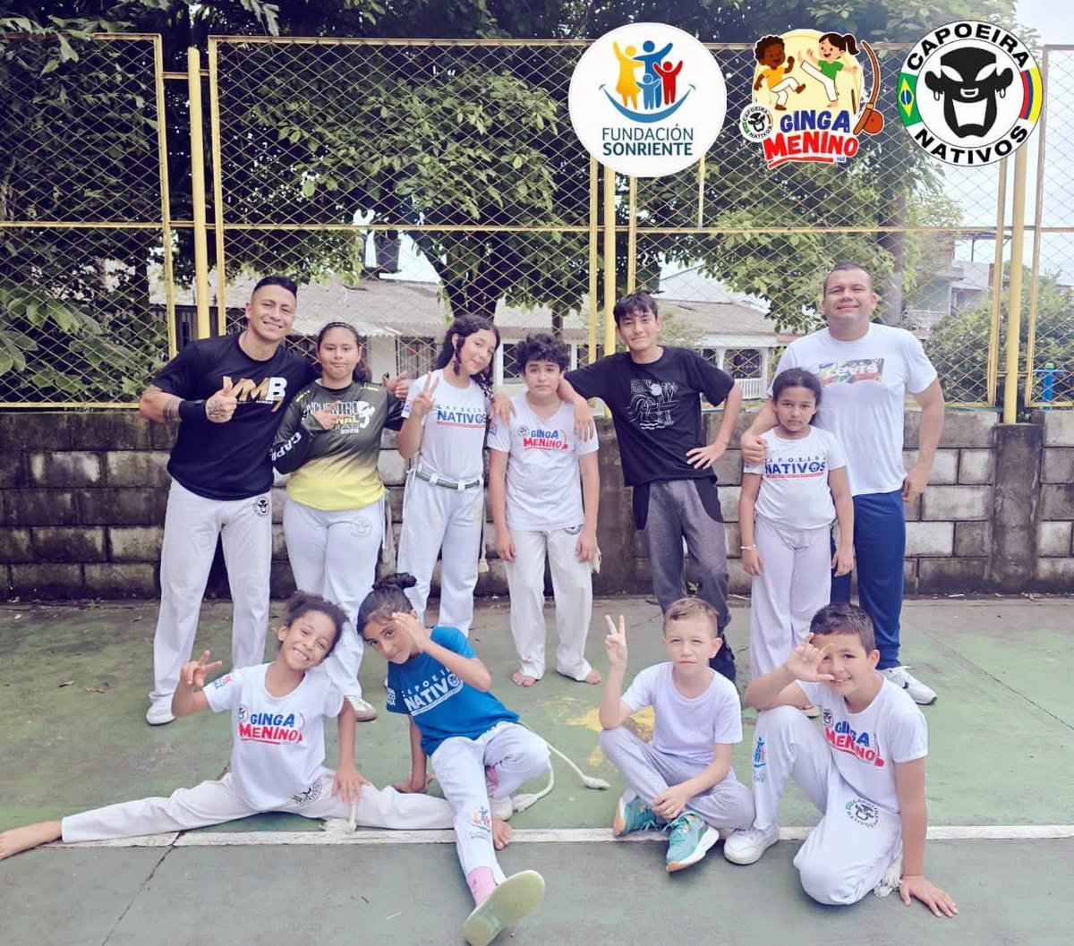 Funda_Sonriente's tweet photo. Nuestros domingos son con los pequeños de la Comuna 8 son con Capoeira Nativos Villavicencio y Coreano Nativo seguimos construyendo, seguimos soñando.
Somos #FundacionSonriente
Porque: ¡Sonreír Es Gratis!
▫
▫
▫
▫
▫
#fundacion #villavicencio #colombia 🥳 https://t.co/Vav0F3LvIk