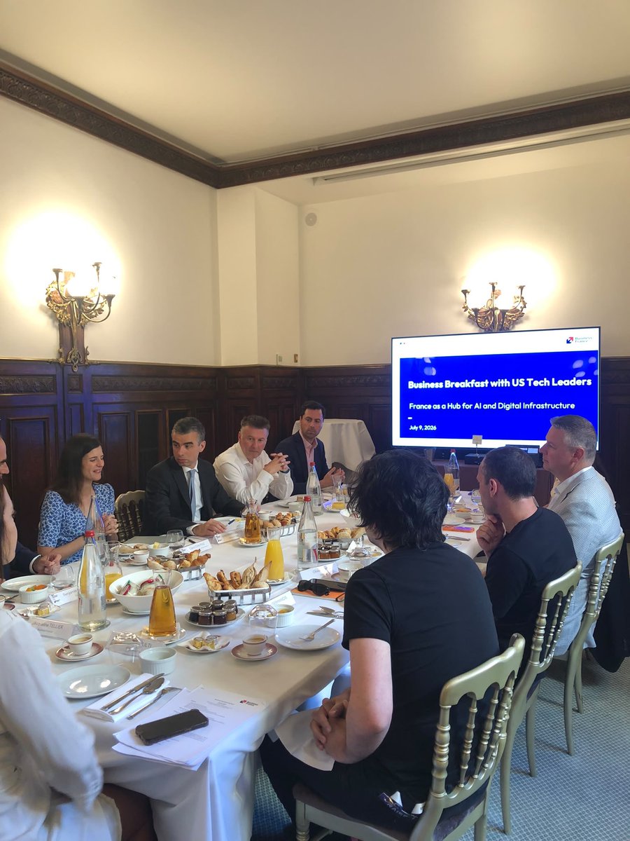 ClaraChappaz's tweet photo. Avec @l_margueritte et @businessfrance pour un échange avec les entreprises de la tech 🇺🇸 en marge de #Raise2026. Les retours sont unanimes : talent, énergie, écosystème, la 🇫🇷 attire et rayonne ! https://t.co/0A4OmzmQ45