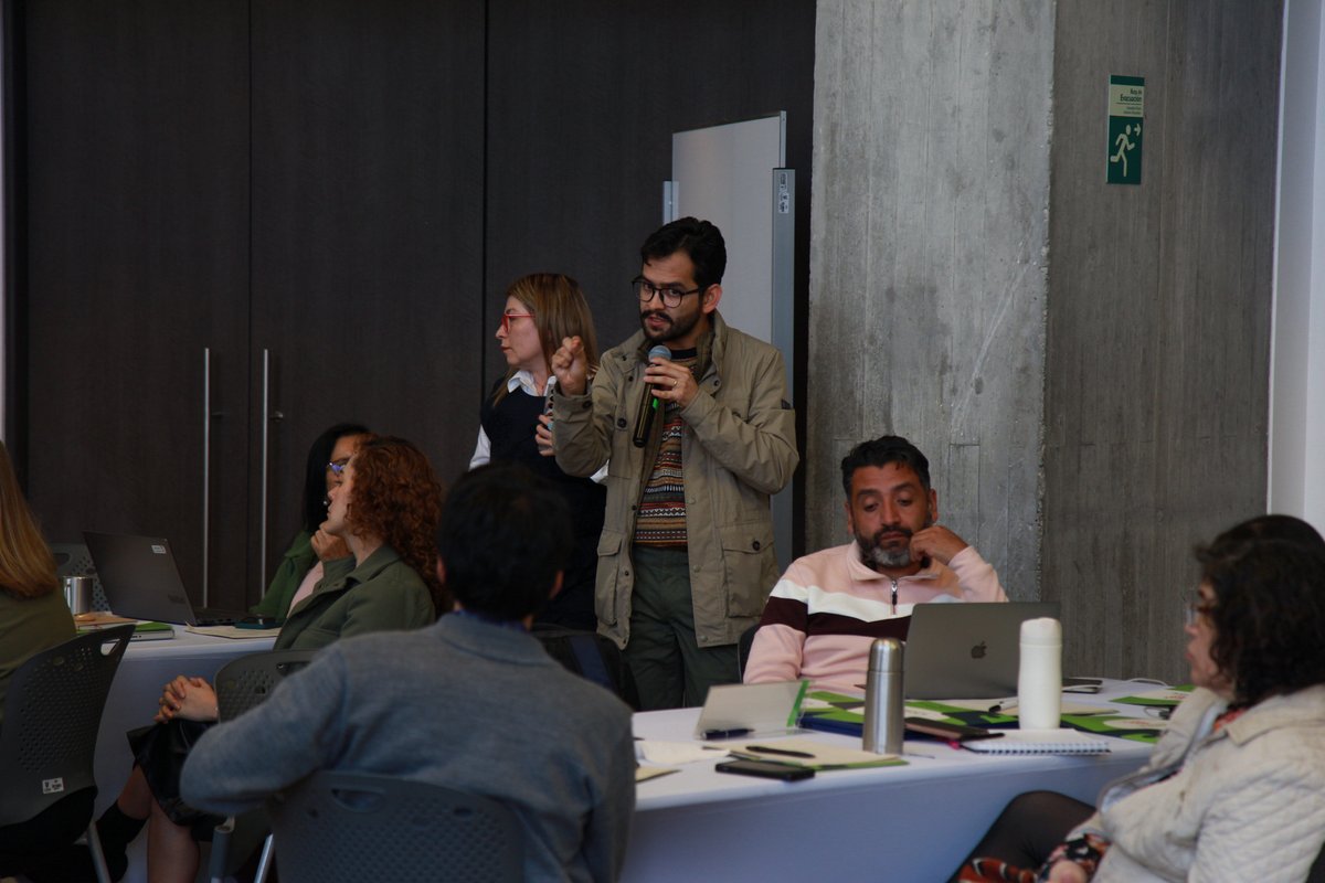EnfermeriaUEB's tweet photo. Docentes de @U_ElBosque participaron en una capacitación práctica e interdisciplinaria sobre construcción de guías #PRAXIS junto a representantes de la @fundacionindex.
Esto representa un paso más hacia la certificación como Centro PRAXIS, evidencia que transforma 💚 https://t.co/rm77SCST8O